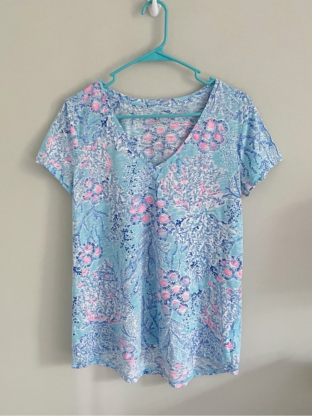 Lilly Pulitzer short sleeve V neck top Etta - Picture 2 of 9
